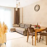 Beautiful Apartment Near The Beach