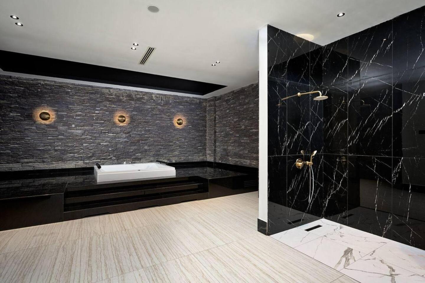 Beautiful Apartment Near The Beach *